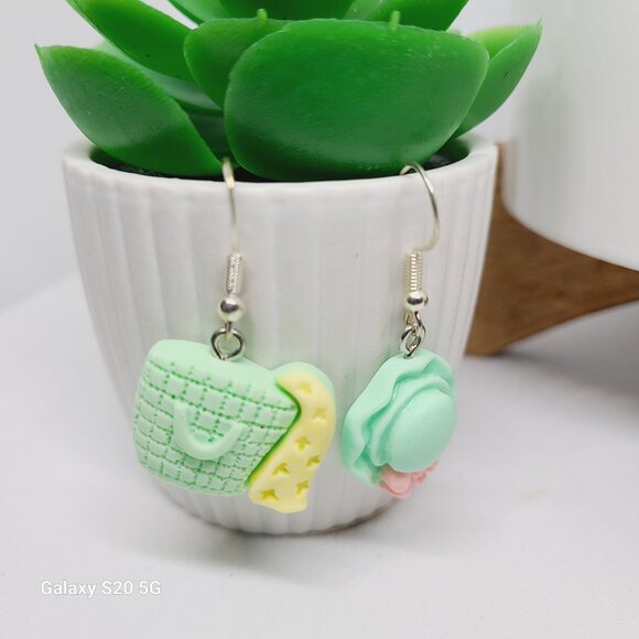 Handmade Ladies/Girls Green Pastel Go-together Dangle Earrings NWOT Event Gift - Picture 2 of 5